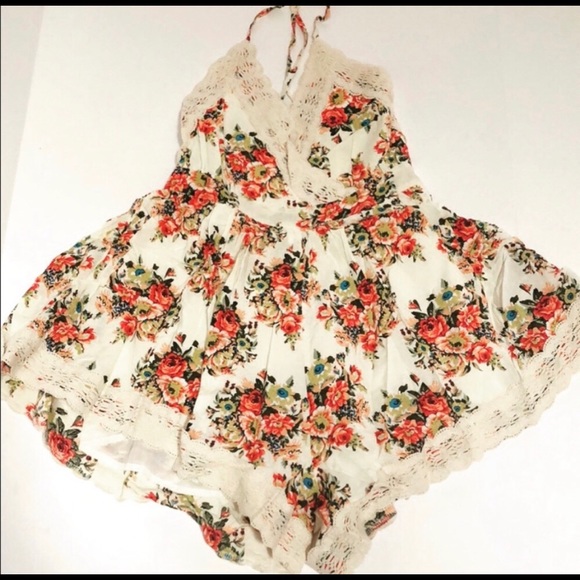 Gorgeous Romper Ivory With Floral Print - Picture 3 of 3